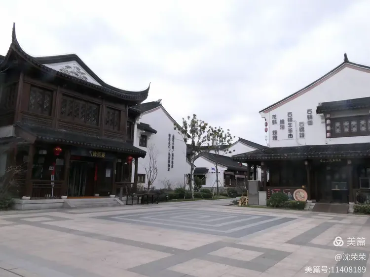 2.17刘行镇街景》国家一级摄影师沈荣荣